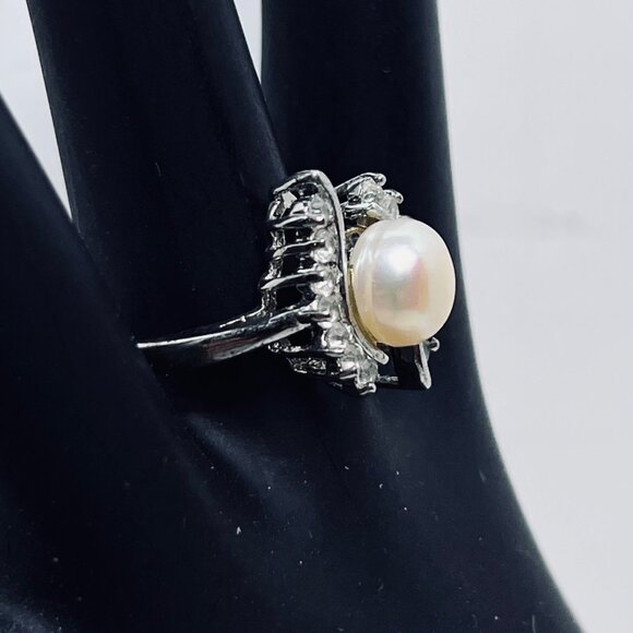 Silver Tone Statement Ring With Faux Pearl And Rhinestones Size 7 (R443) - Picture 3 of 6